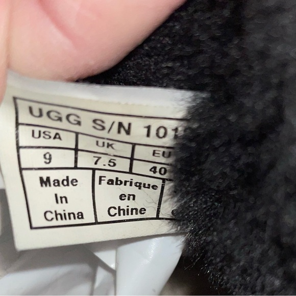 UGG Boots - Picture 9 of 10
